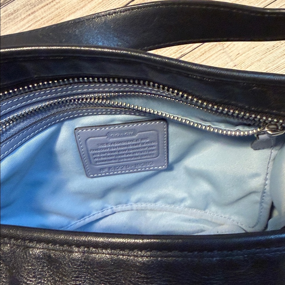 Coach black and white leather shoulder bag - Picture 2 of 3